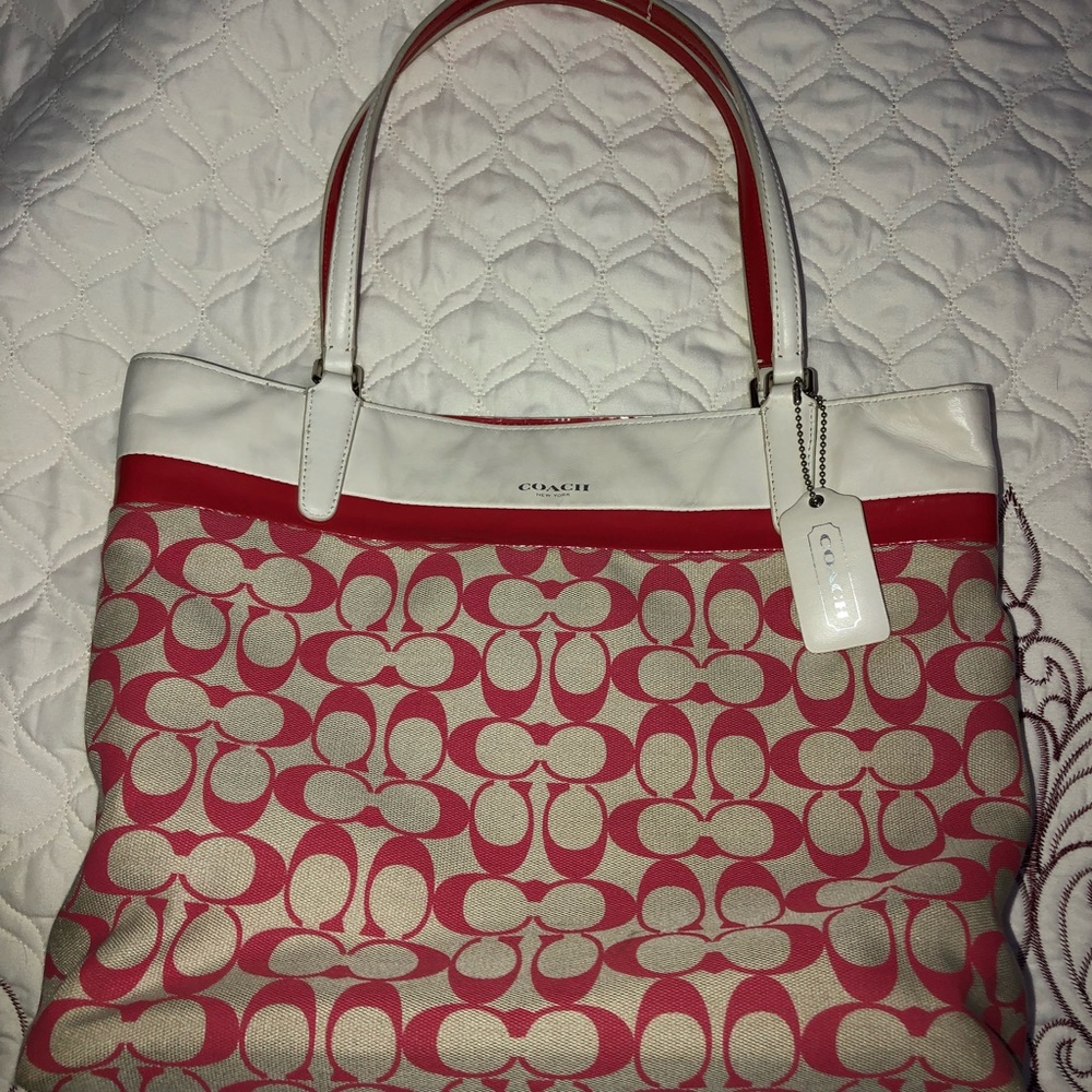 Coach coral signature tote